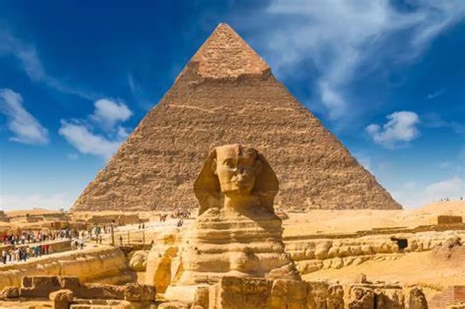 Pyramids of Giza and Cairo Museum day trip